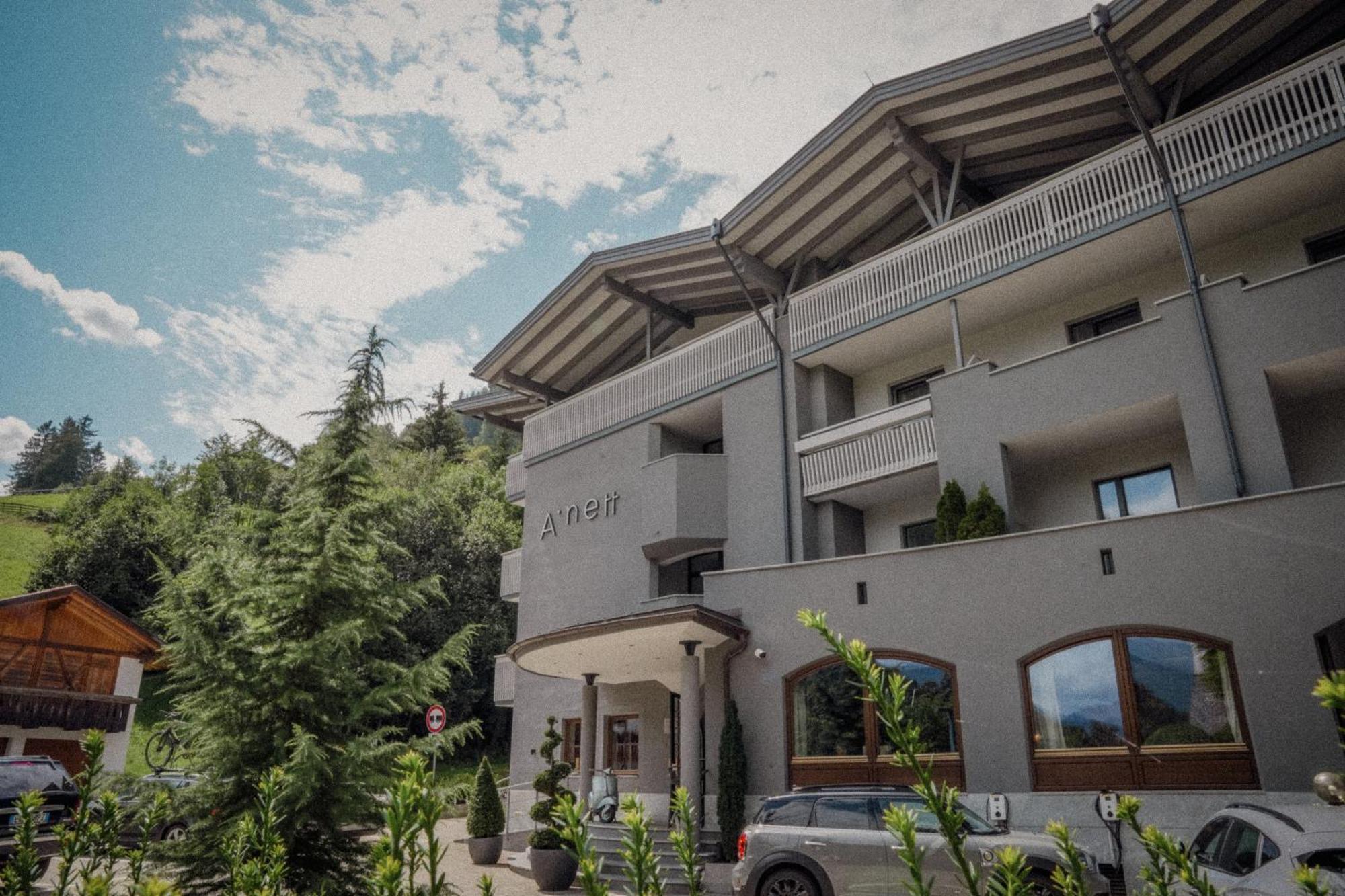 Anett Hotel วิปิเตโน ภายนอก รูปภาพ